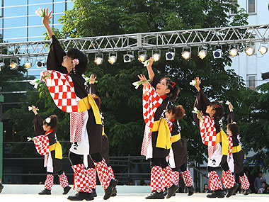 2010年よさこい-祭援隊しらたき様-5