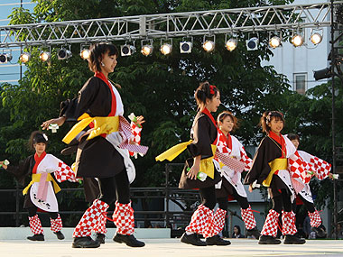 2010年よさこい-祭援隊しらたき様-6