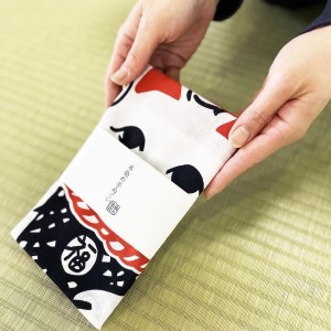 日本の伝統を特別な日の記念品：手ぬぐい